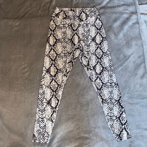 Balance Athletica Kingdom 2.0 Boa Leggings size M